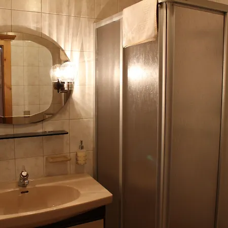 Ξενοδοχείο με διαμερίσματα Alpenchalet Almrose 3*