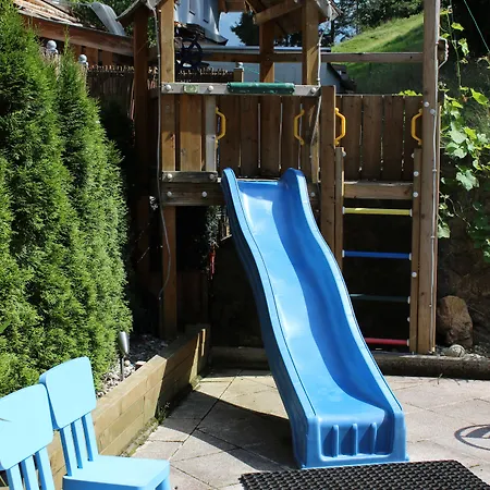 Aparthotel Alpenchalet Almrose 3*