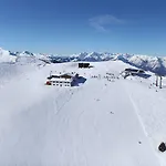 Aparthotel Alpenchalet Almrose 3*