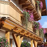 Alpenchalet Almrose 3*