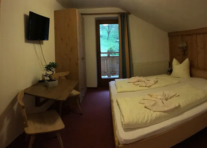 Aparthotel Alpenchalet Almrose 3*